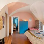 Piccolo Angolo Di Paradiso * Taggia