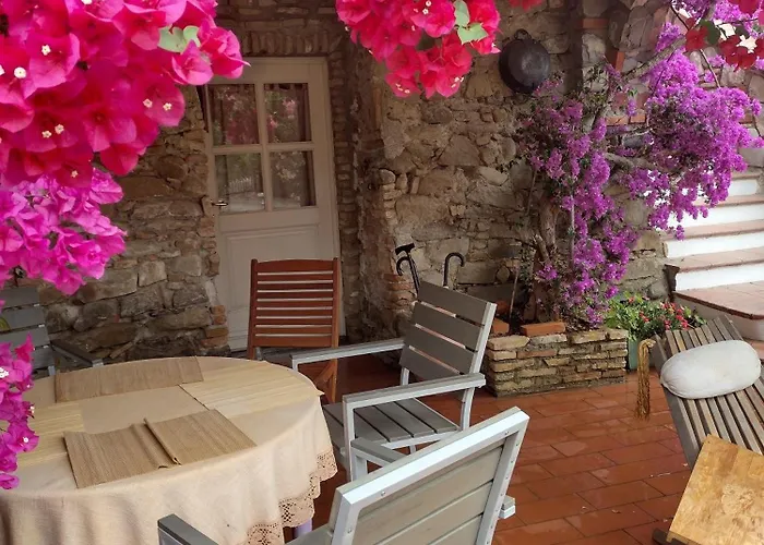 Piccolo Angolo Di Paradiso * Таджа