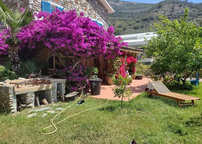 Piccolo Angolo Di Paradiso * Taggia